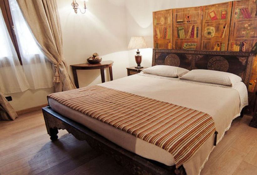 Venice Country Apartments