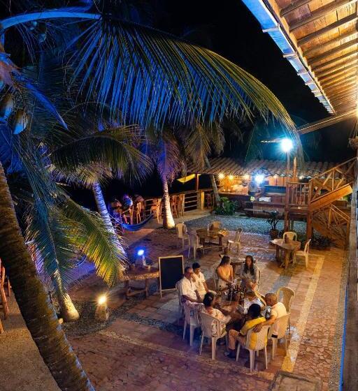 هاستل Katamaran