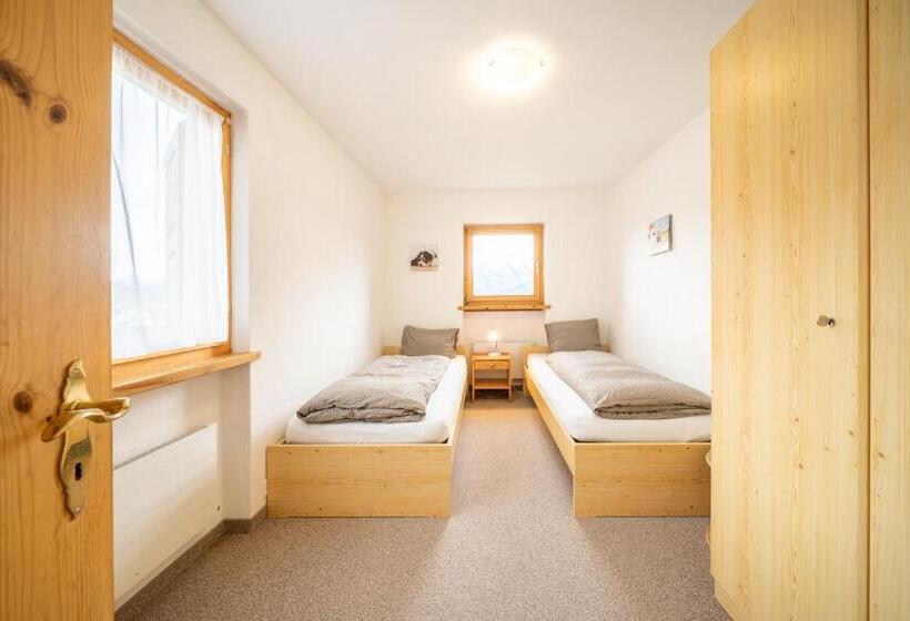 호스텔 Chasa Allegra