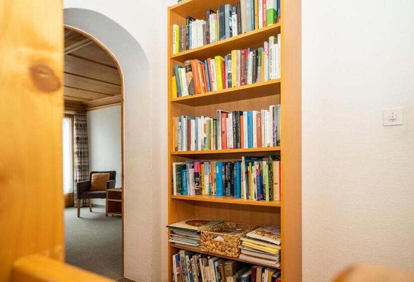 호스텔 Chasa Allegra