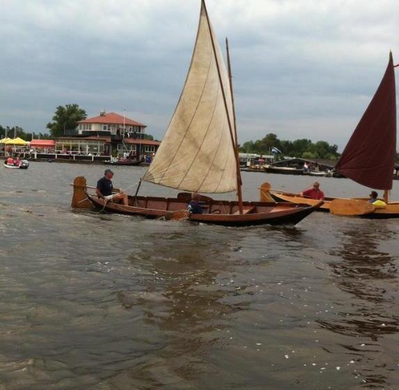 مبيت وإفطار Bed & Bike De Hofstee