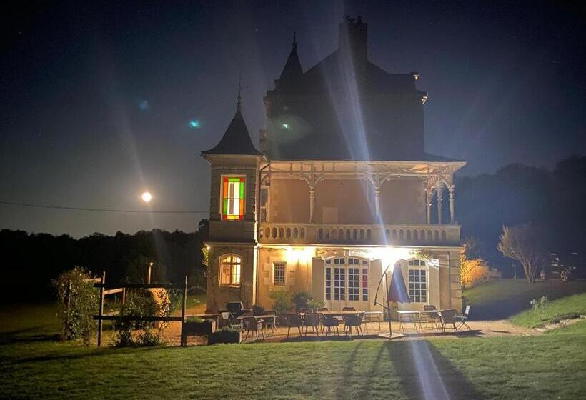 تختخواب و صبحانه Chateau Vary