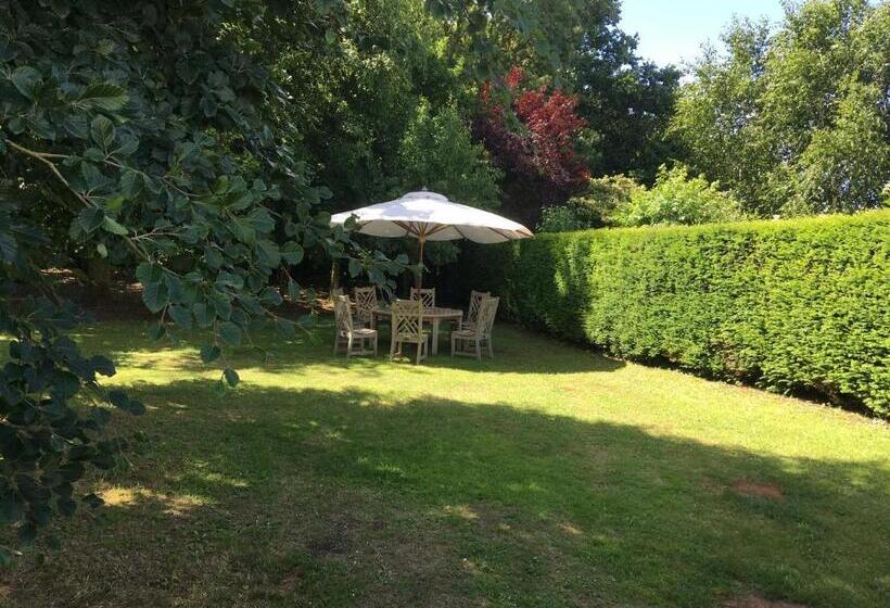 צימר Field End House Strawberry Lane Meysey Hampton