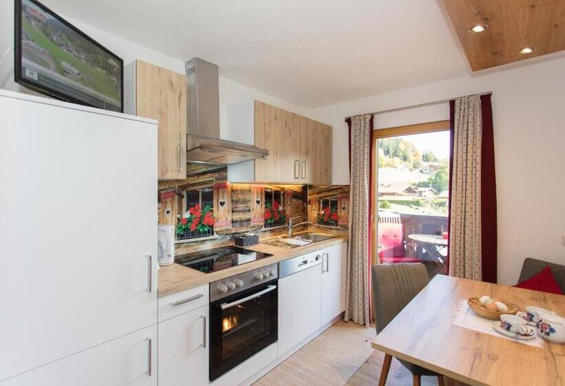 Отель Familienbauernhof Leogang Apartments Weissbacher