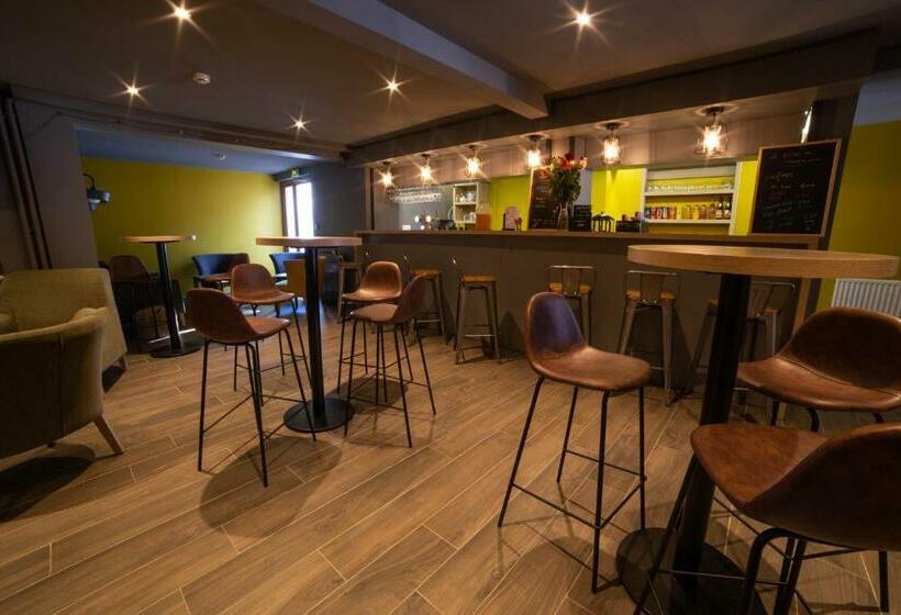 Отель Hôtel Le Chamois D Or, Ussim Vacances Méribel