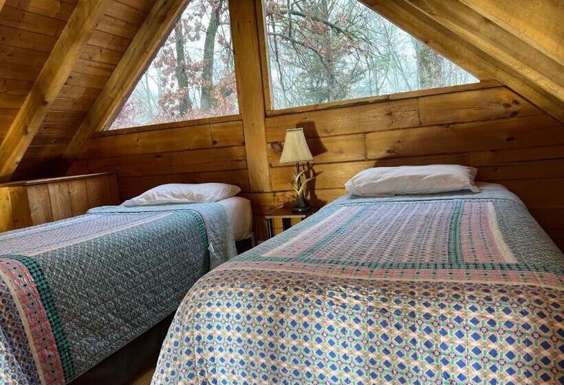 בית מלון כפרי Kozy Haven Log Cabin Rentals