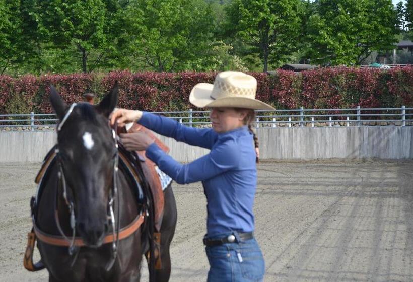 Отель Pietra Cavalla   Ranch & Resort