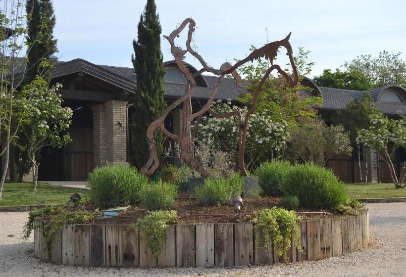 Отель Pietra Cavalla   Ranch & Resort