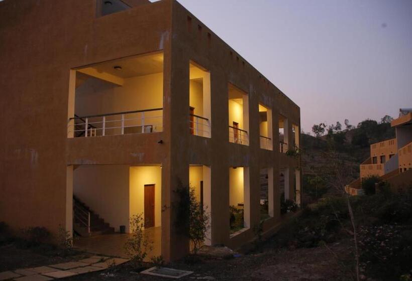 בית מלון כפרי The Yellow Retreat