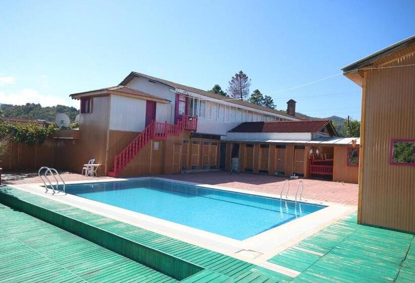 汽车旅馆 Zumrut Bahce