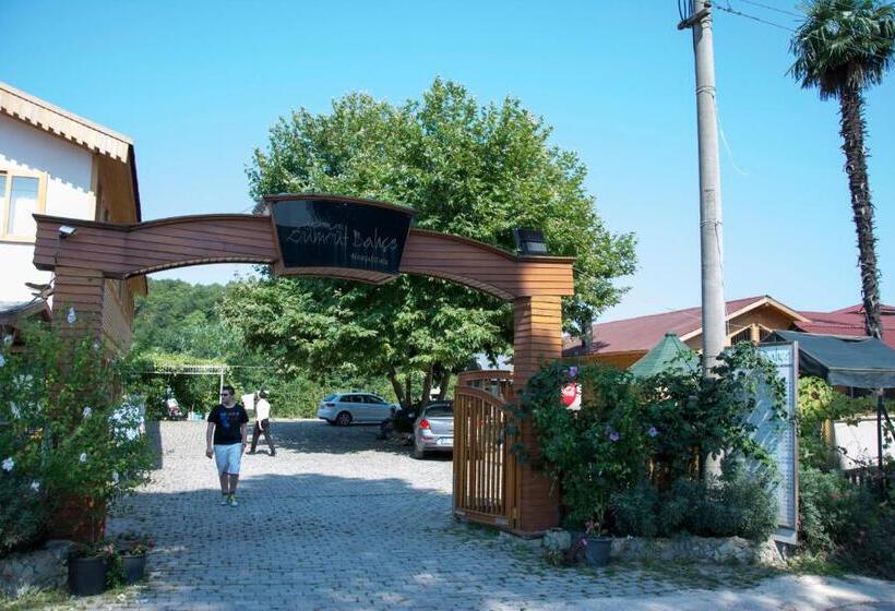 汽车旅馆 Zumrut Bahce