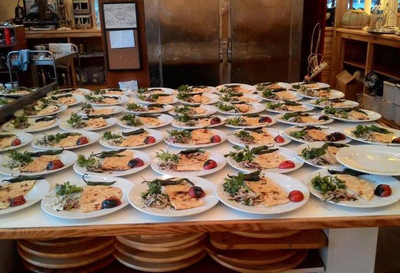 汽车旅馆 Zumrut Bahce