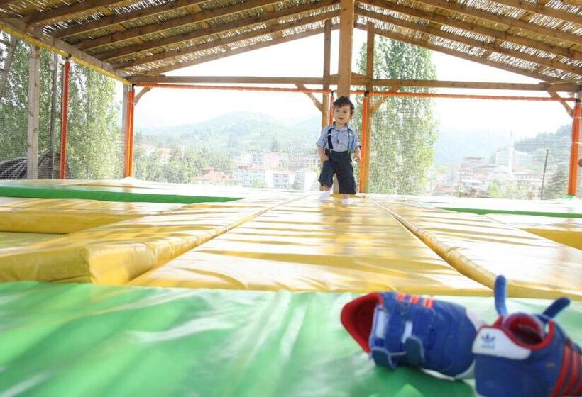 汽车旅馆 Zumrut Bahce