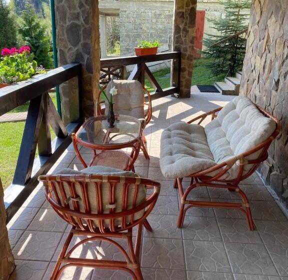 پانسیون Chalet Trostian