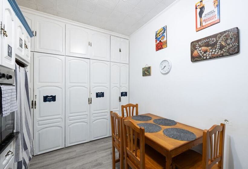 פנסיון Kite & Surf Nomad House