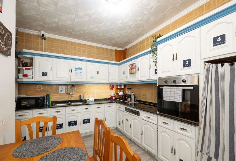 פנסיון Kite & Surf Nomad House