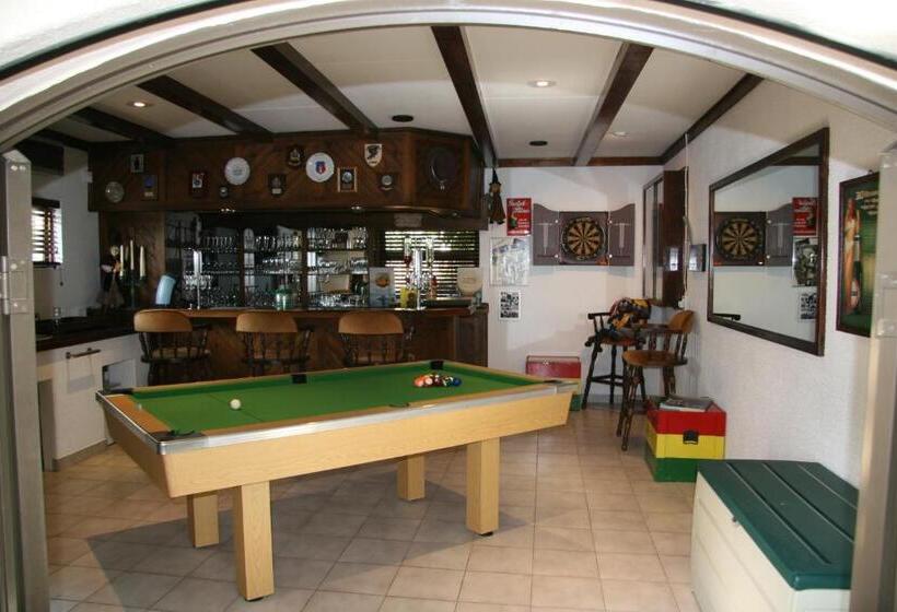 פנסיון Ponciana Superior Guesthouse