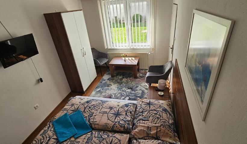 膳宿费 Privat Agnesa