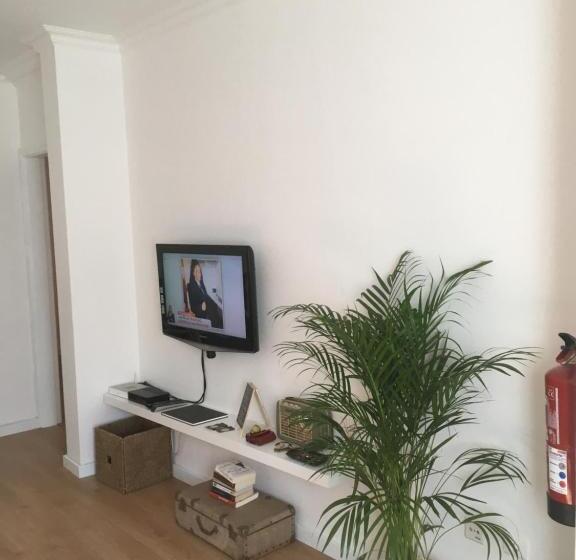 Пансион Retromovement House