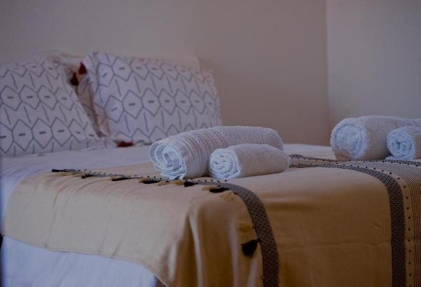 Пансион Retromovement House