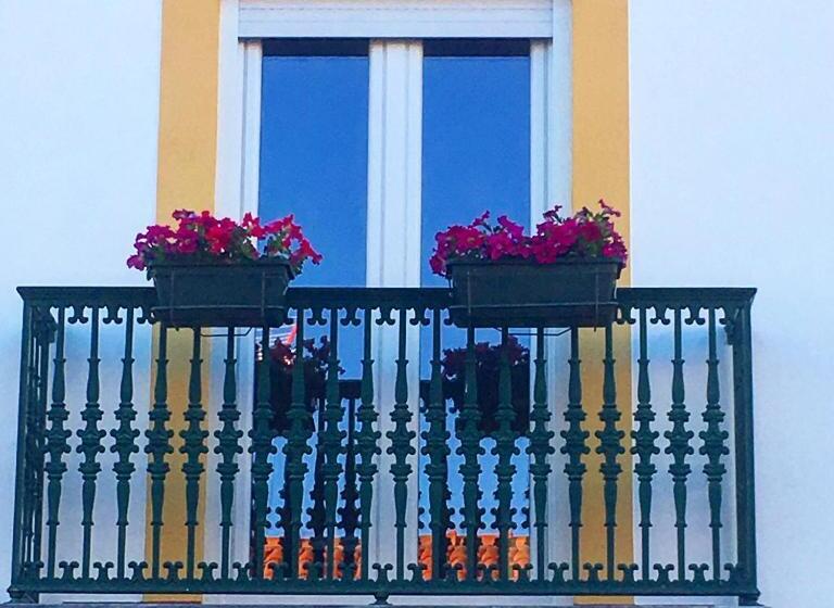 Пансион Retromovement House