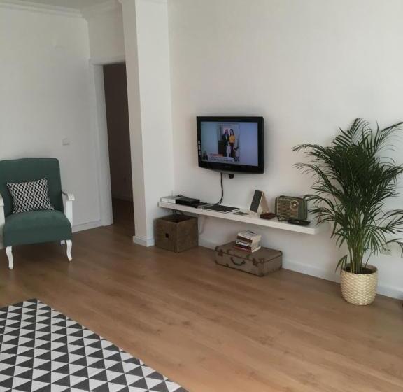 Пансион Retromovement House