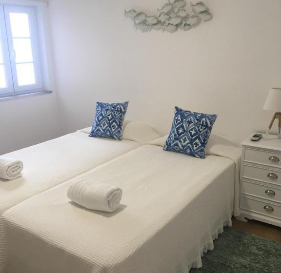 پانسیون Retromovement House