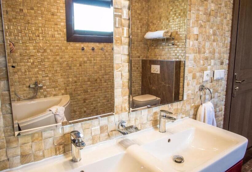 پانسیون Spring Chalet