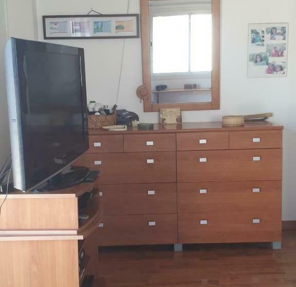 פנסיון Studio Room Ensuite By The Beach, Entire Independent Unit