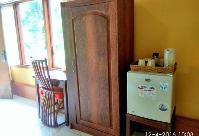 Sea World Club Beach Resort & Dive Center