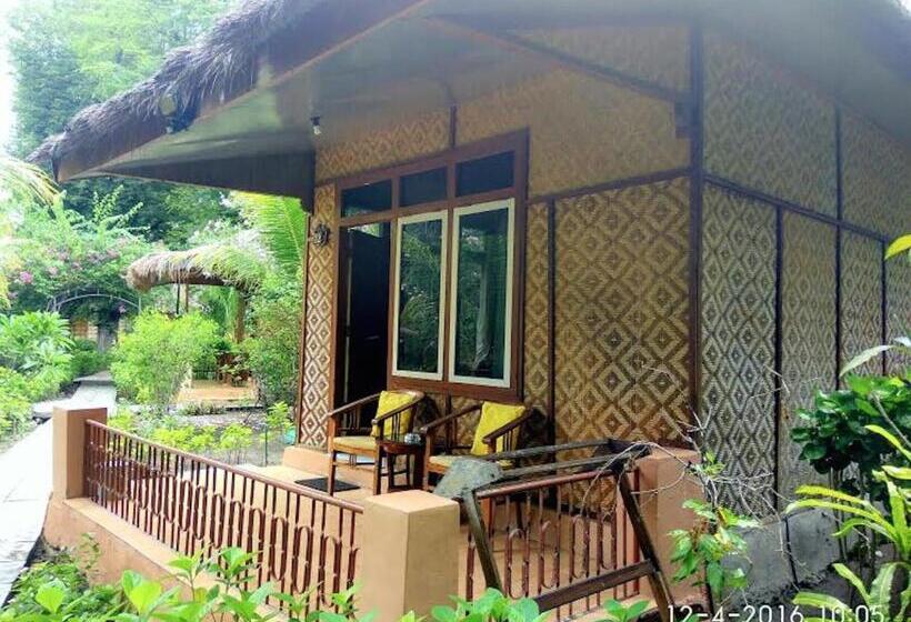 Sea World Club Beach Resort & Dive Center