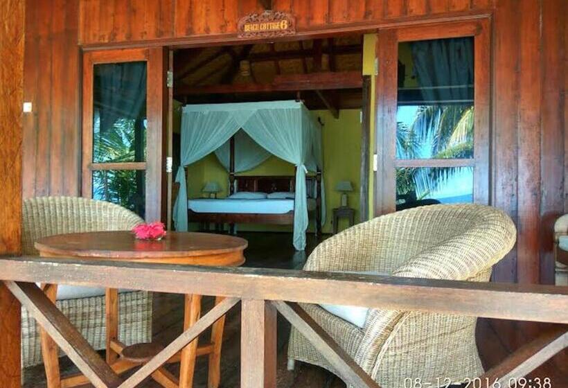 Sea World Club Beach Resort & Dive Center