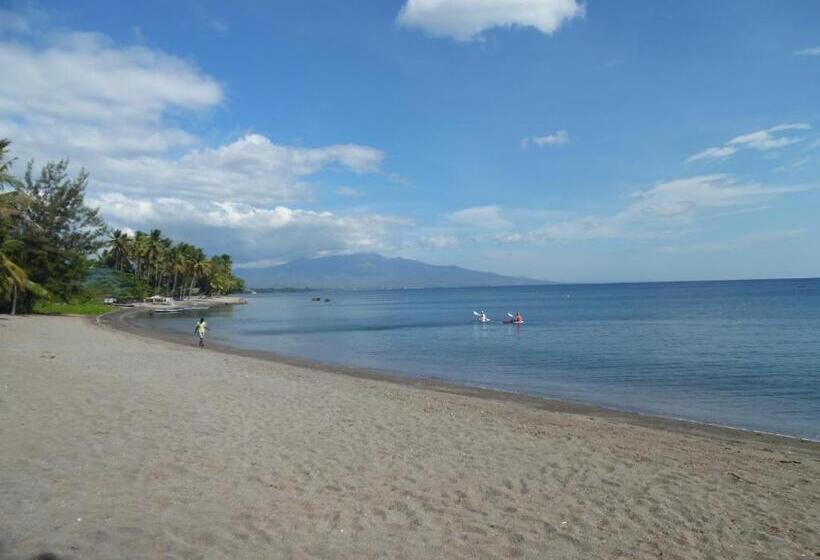 Sea World Club Beach Resort & Dive Center