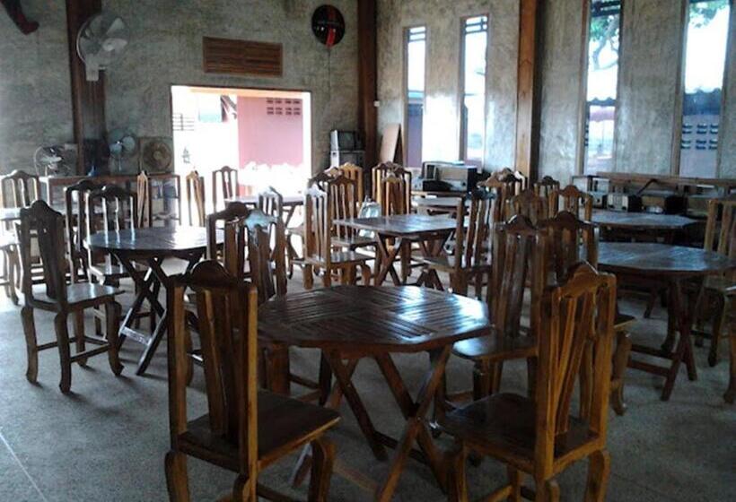 Tamarind Grand Resort Mae Sariang