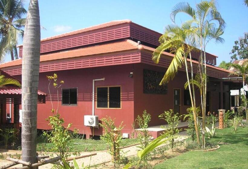 Tamarind Grand Resort Mae Sariang