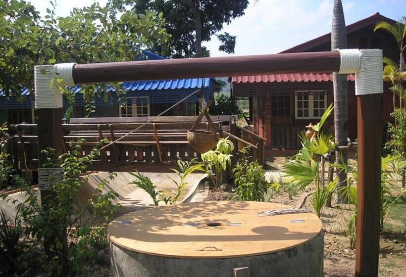 Tamarind Grand Resort Mae Sariang