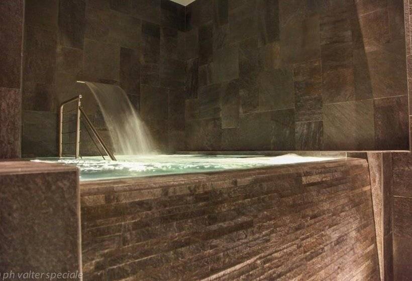 4 Spa Resort