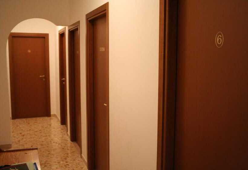 ベッドアンドブレックファースト Santa Lucia