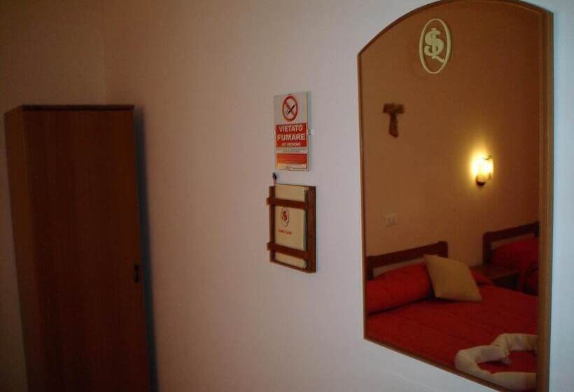 ベッドアンドブレックファースト Santa Lucia