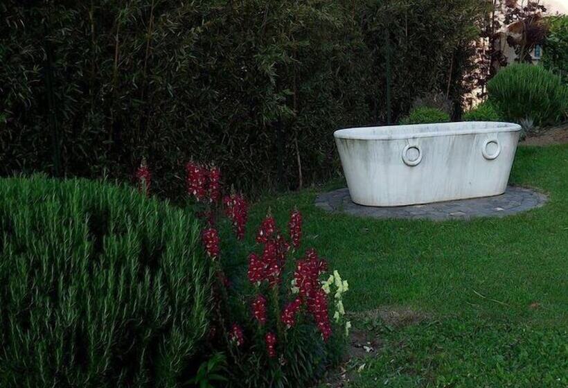 פונדק Casale Di Tormaggiore Villa And Country Suites