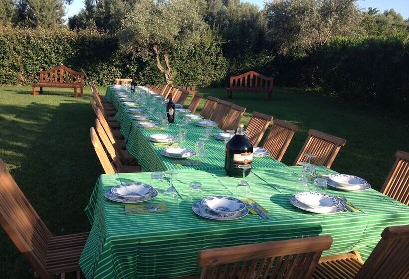 פונדק Casale Di Tormaggiore Villa And Country Suites