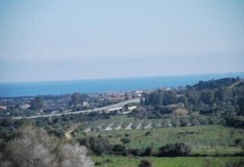فندق Li Troni