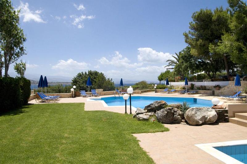 Отель Alianthos Suites