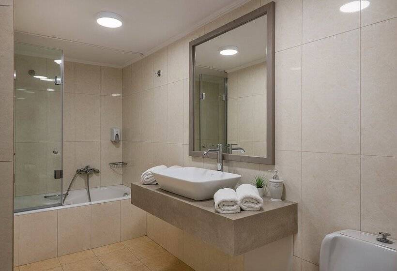 Отель Alianthos Suites