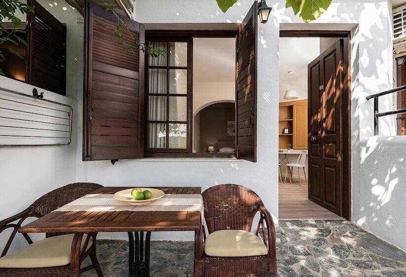 Отель Alianthos Suites