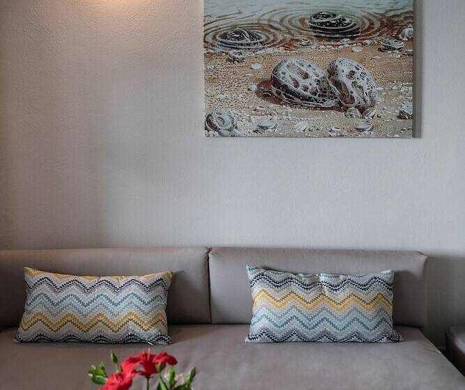 Отель Alianthos Suites