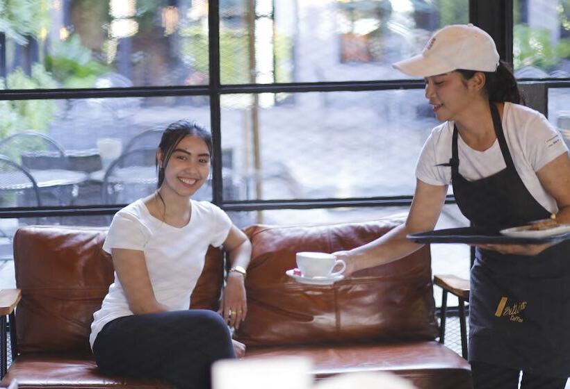 호텔 Baan Kamala Fantasea