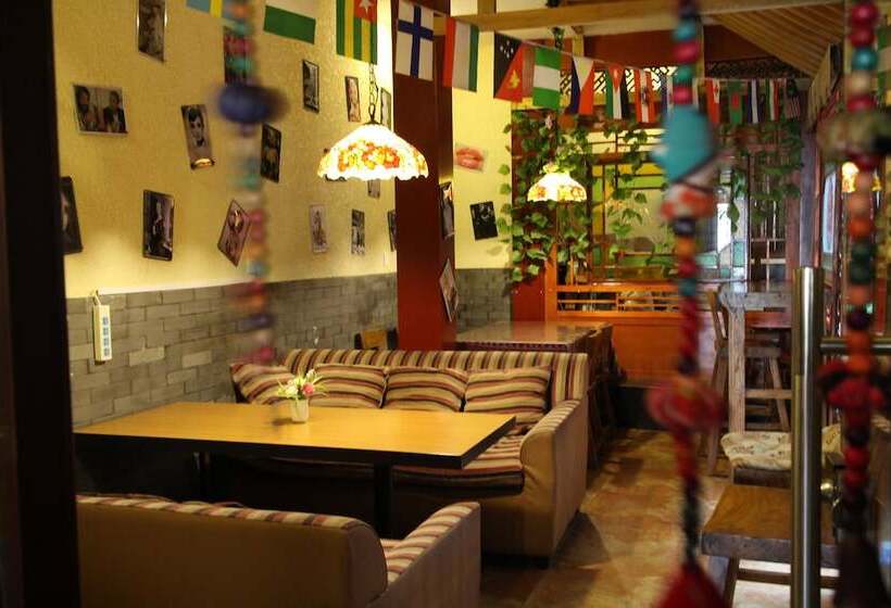 Отель Beijing Hyde Courtyard