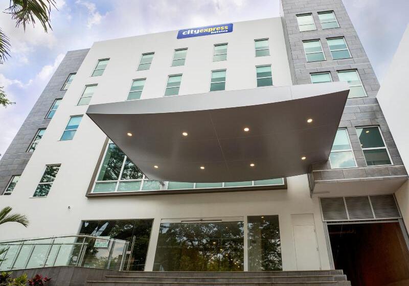 בית מלון כפרי City Express Plus By Marriott Cali Colombia
