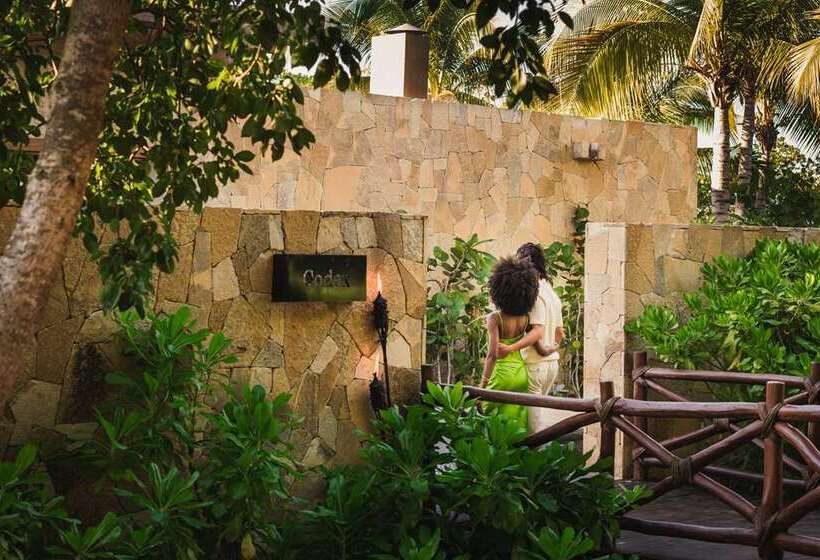 בית מלון כפרי Conrad Punta De Mita